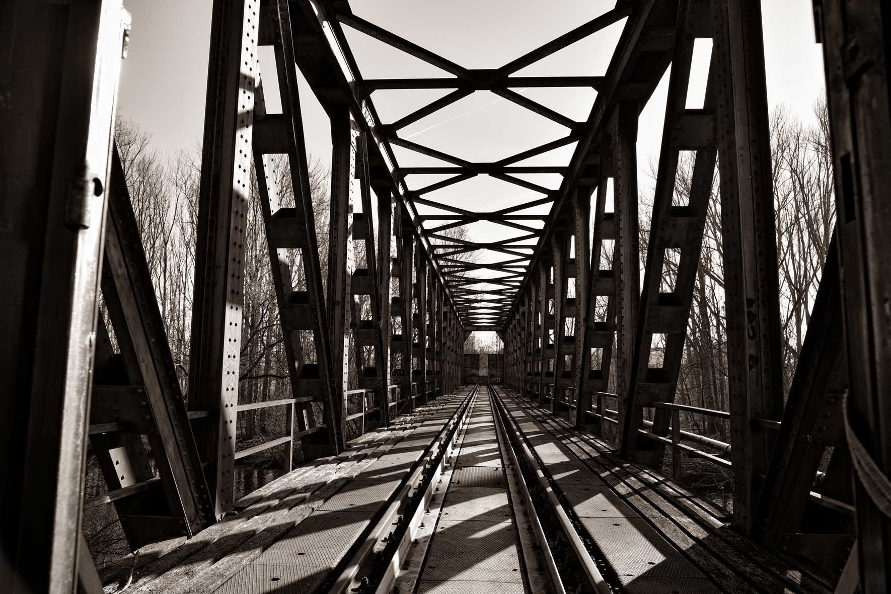 alte Eisenbahnbrücke über der Eder